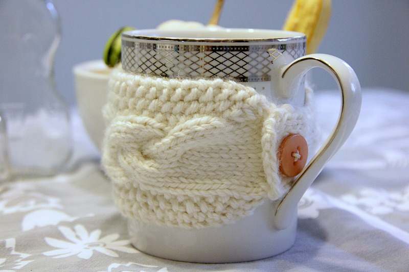 cabled knit mug cozy