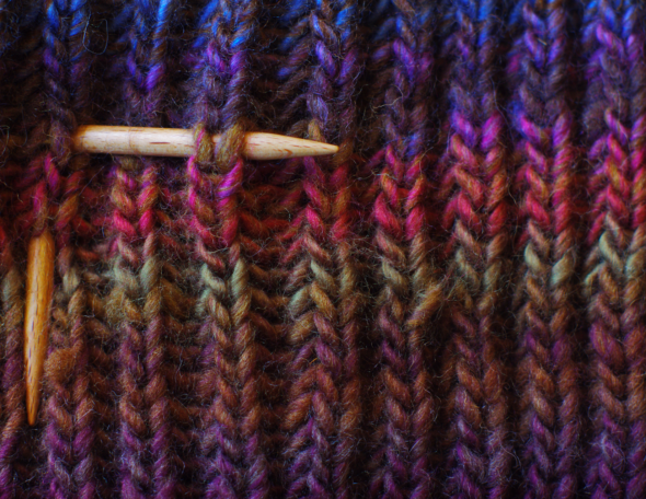 An example of knitted rib stitch